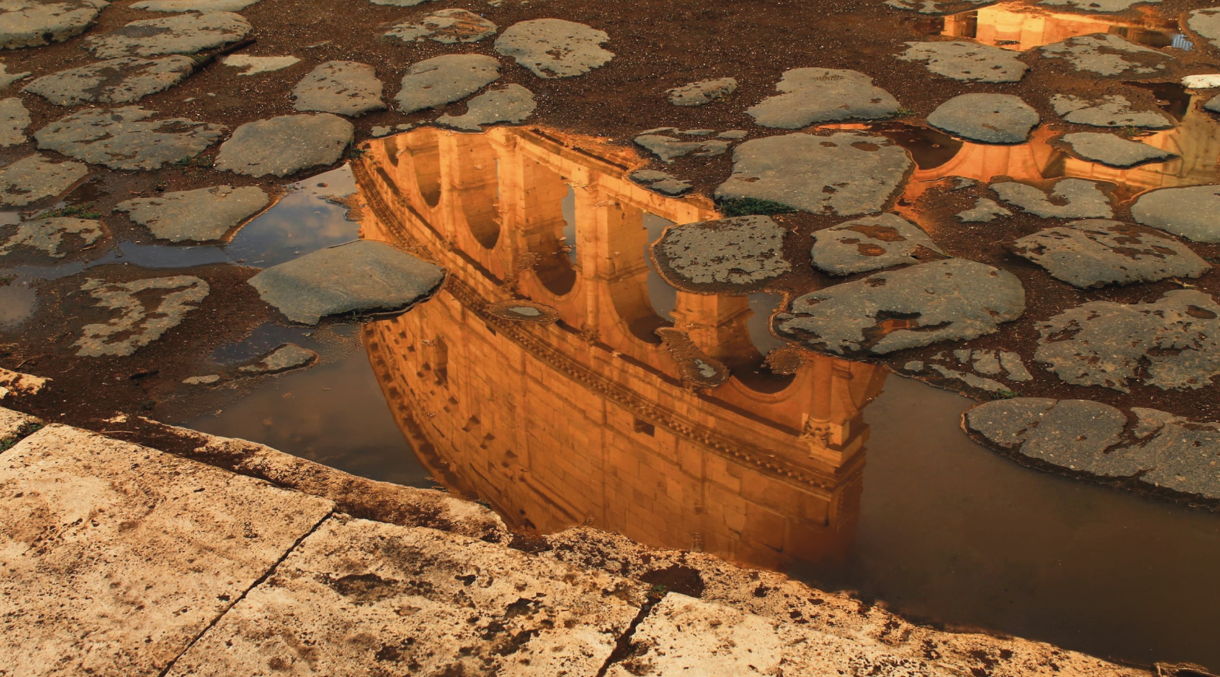 Riflesso Colosseo - Fondazione Roma